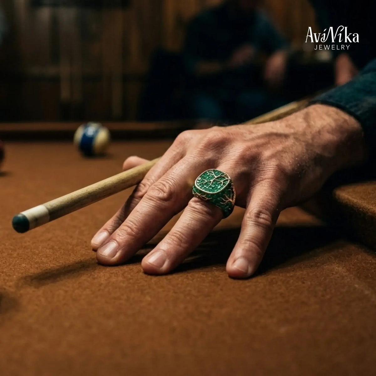 the dodona oak signet ring for men in 18k gold and emeralds